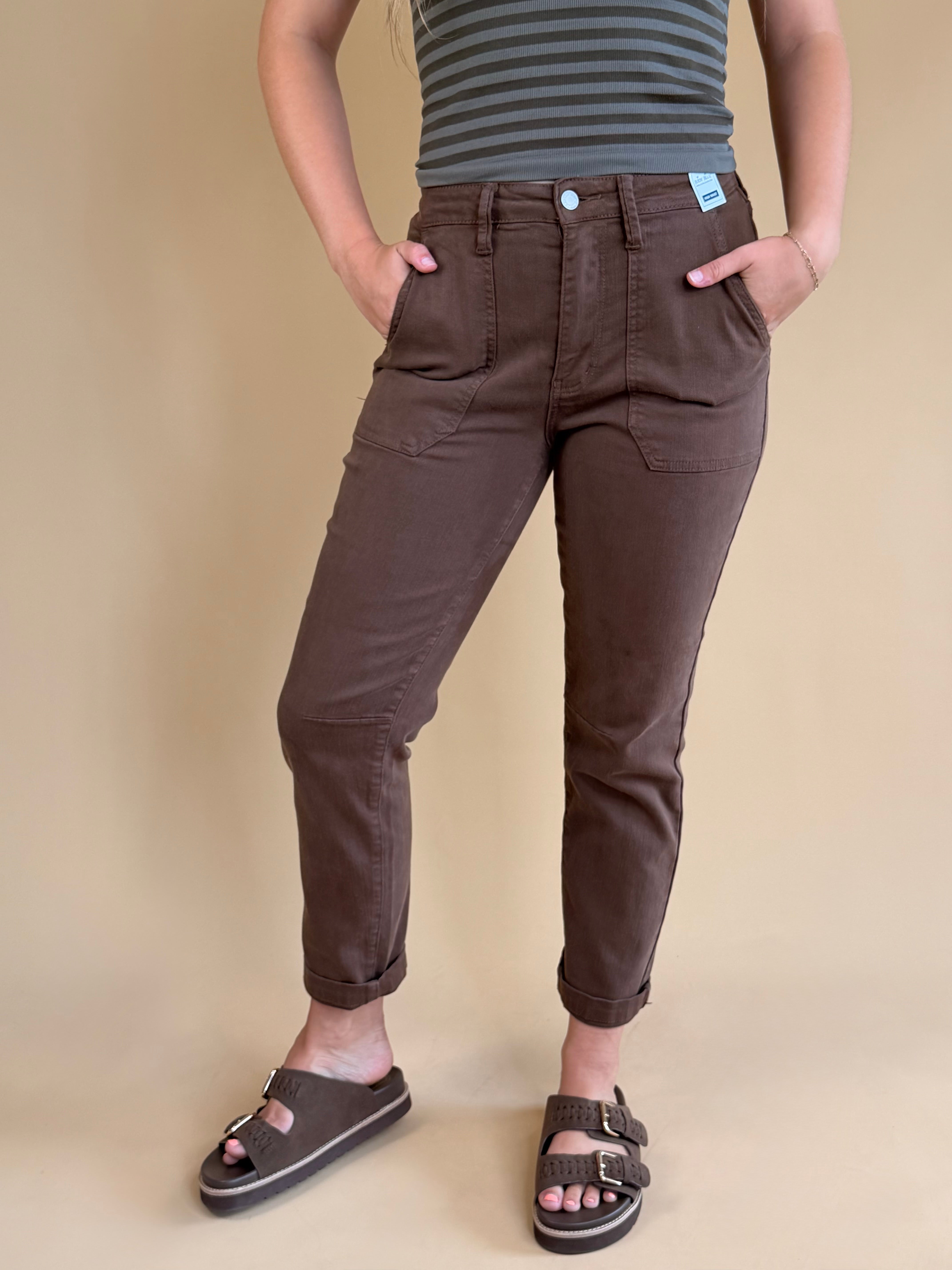 Brown pant, brown jean, Judy blue jeans, fall fashion, fall pants, trouser pocket, everyday wear, elevated jean