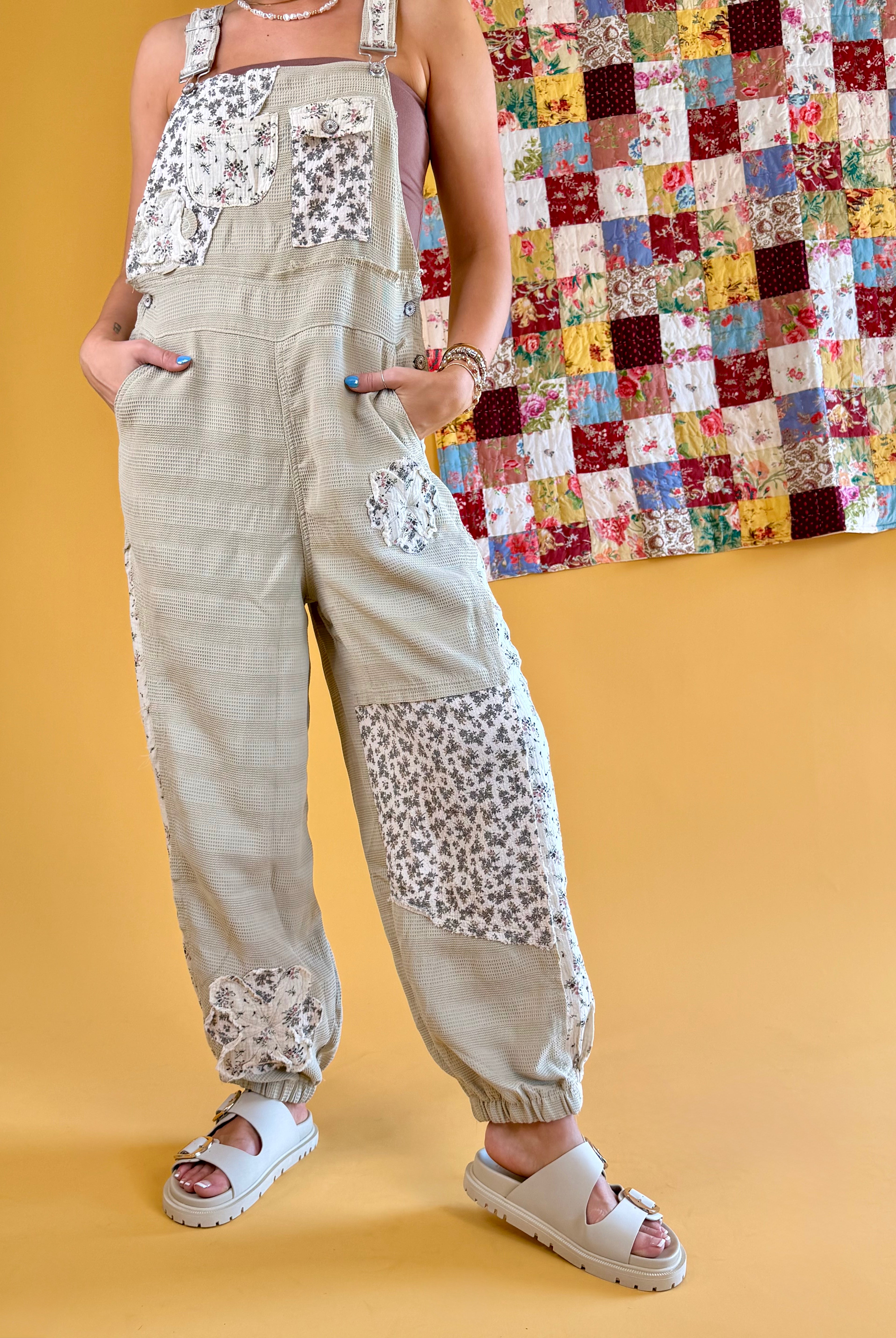 Overalls, Women Overalls, Green Overalls, Floral Overalls, Cute overalls, summer overalls, comfortable overalls, Summer clothes, trendy, cottage core, POL, ditsy floral, jogger overalls
