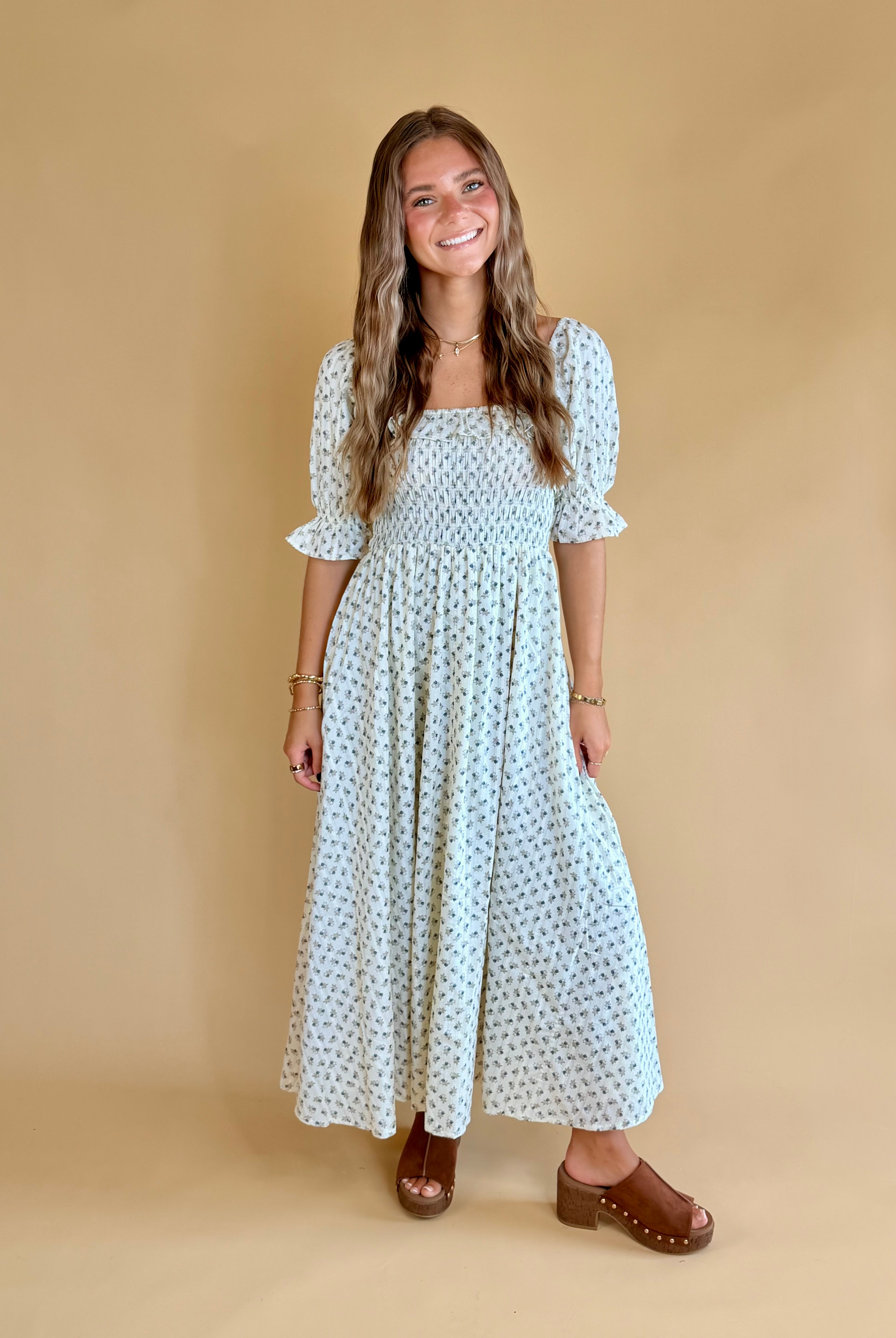 Mommy and Me, maxi dresses, white dresses, family picture attire, flowy dresses, fall style, transitional pieces