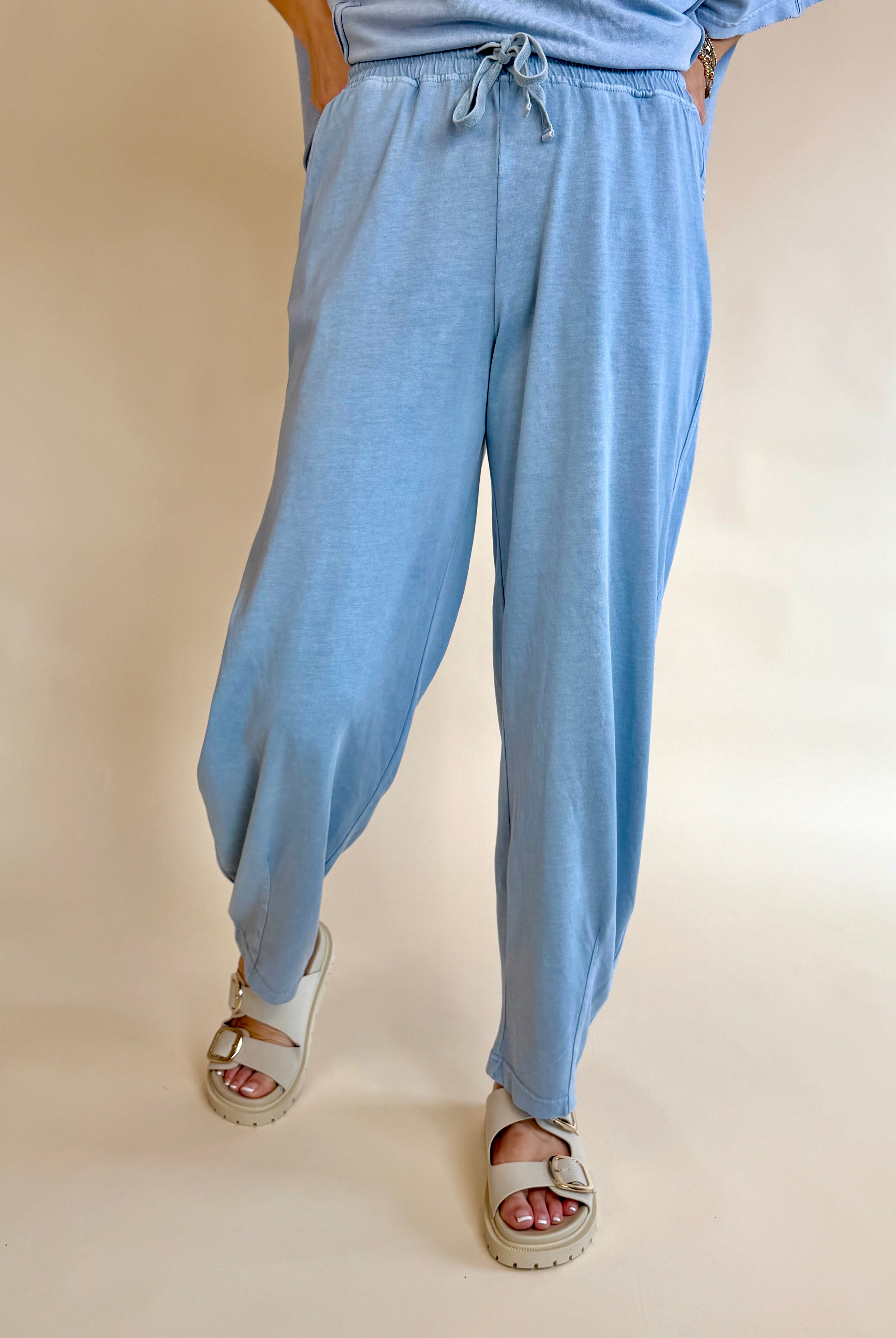 barrel sweatpants, summer sweat pants, sky blue, sky blue clothe, sky blue bottoms, sky blue sweat pants, barrel, trendy barrel, summer clothes, flowy clothes, boutique, boutique clothe