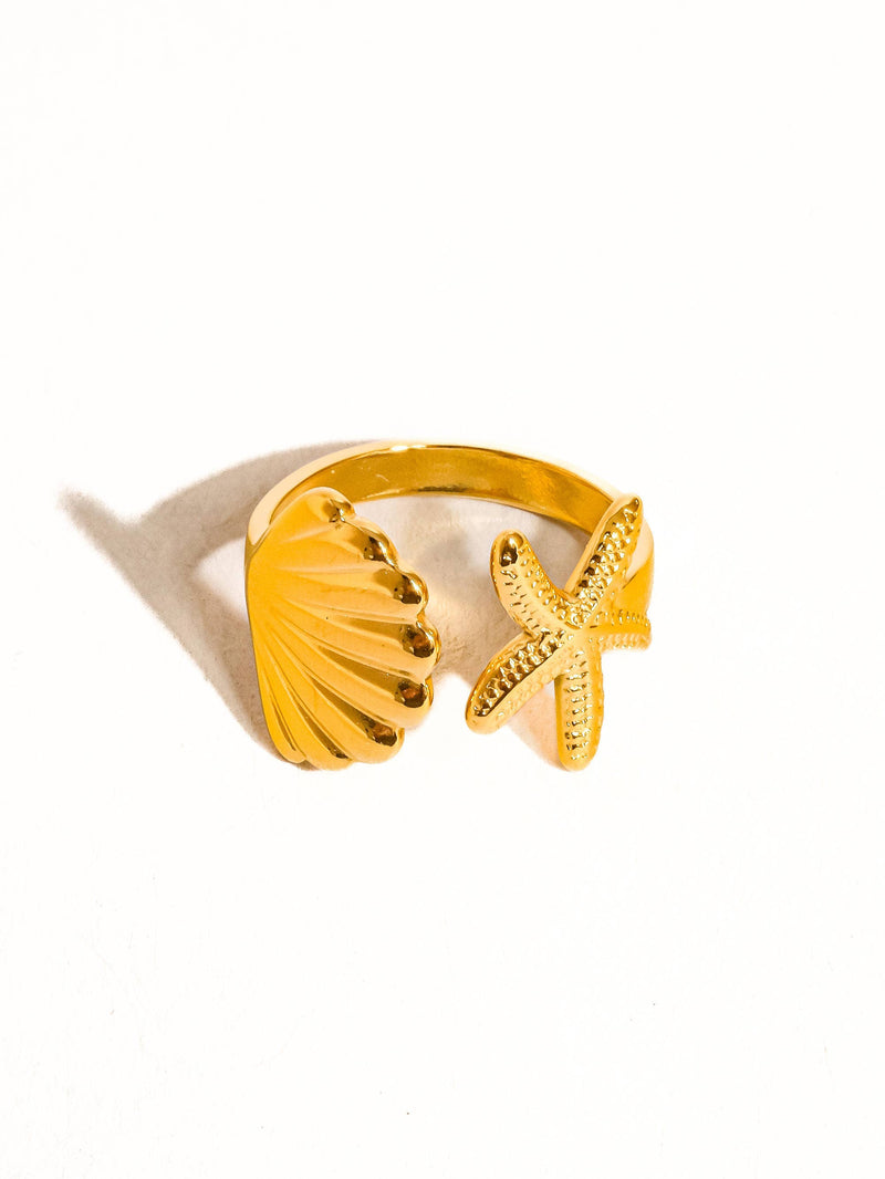 Étoilé 18K Gold Non-Tarnish Star and Shell Ring