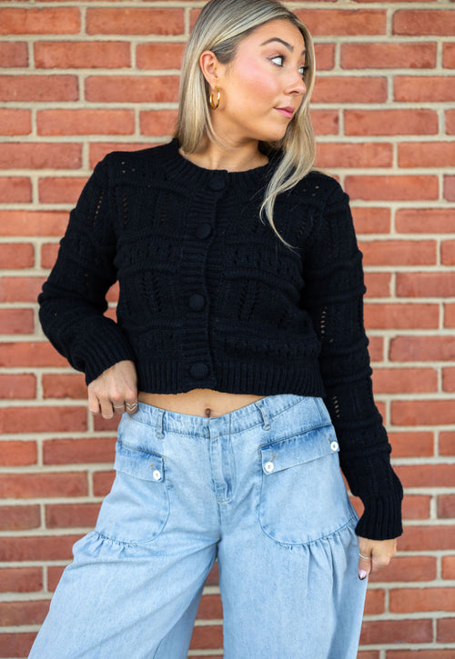 Sweet Feeling Cropped Knitted Cardigan: Black