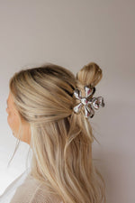 METAL FUNKY FLOWER CLAW (2 COLORS)