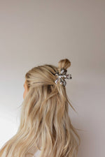 METAL FUNKY FLOWER CLAW (2 COLORS)