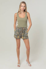 Lace Trim Elastic Floral Shorts: Olive