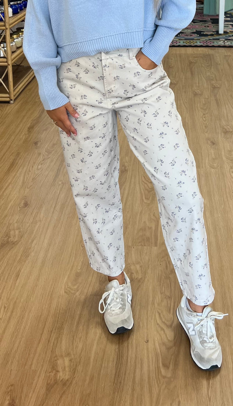Ditsy Floral Printed Barrel Pants
