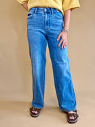 Everyday jean, medium wash denim, high waisted pant, fall fashion, back to school, classic denim wear, casual pant