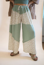 POL Sage & Ditsy Floral Wide Leg Sweatpants