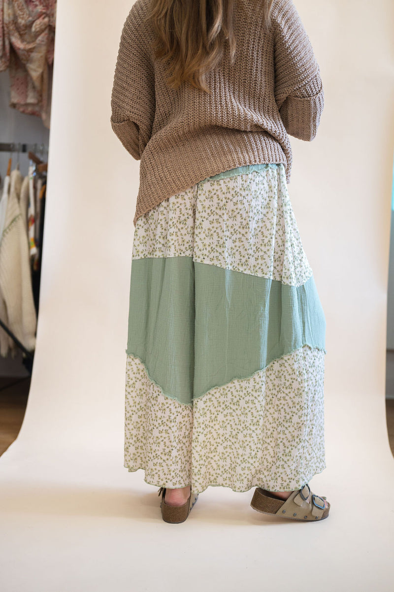Chunky Chenille Cardigan: Powder Cocoa