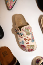 MIA Tapestry Qwest Platform Clog