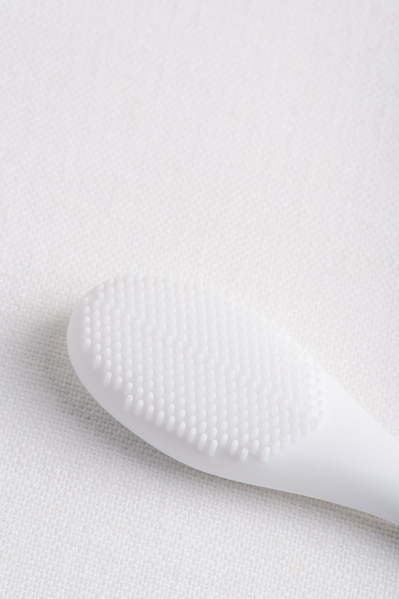 The Esty & Co. Deep Cleansing Silicone Face Brush