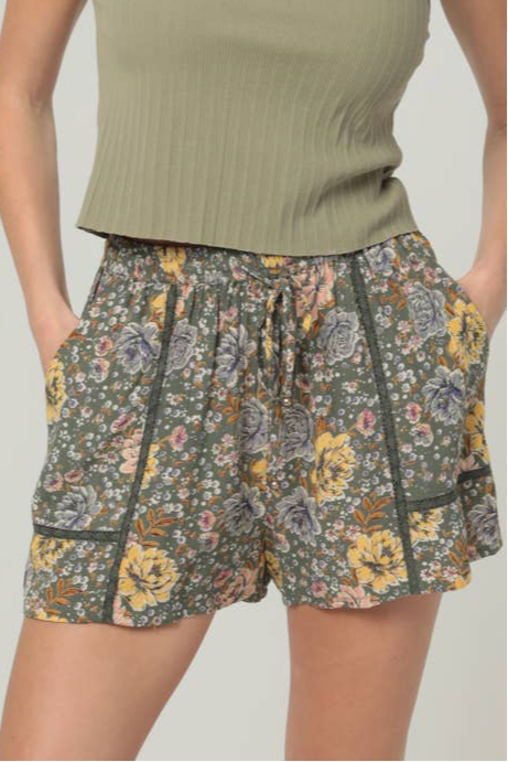 Lace Trim Elastic Floral Shorts: Olive