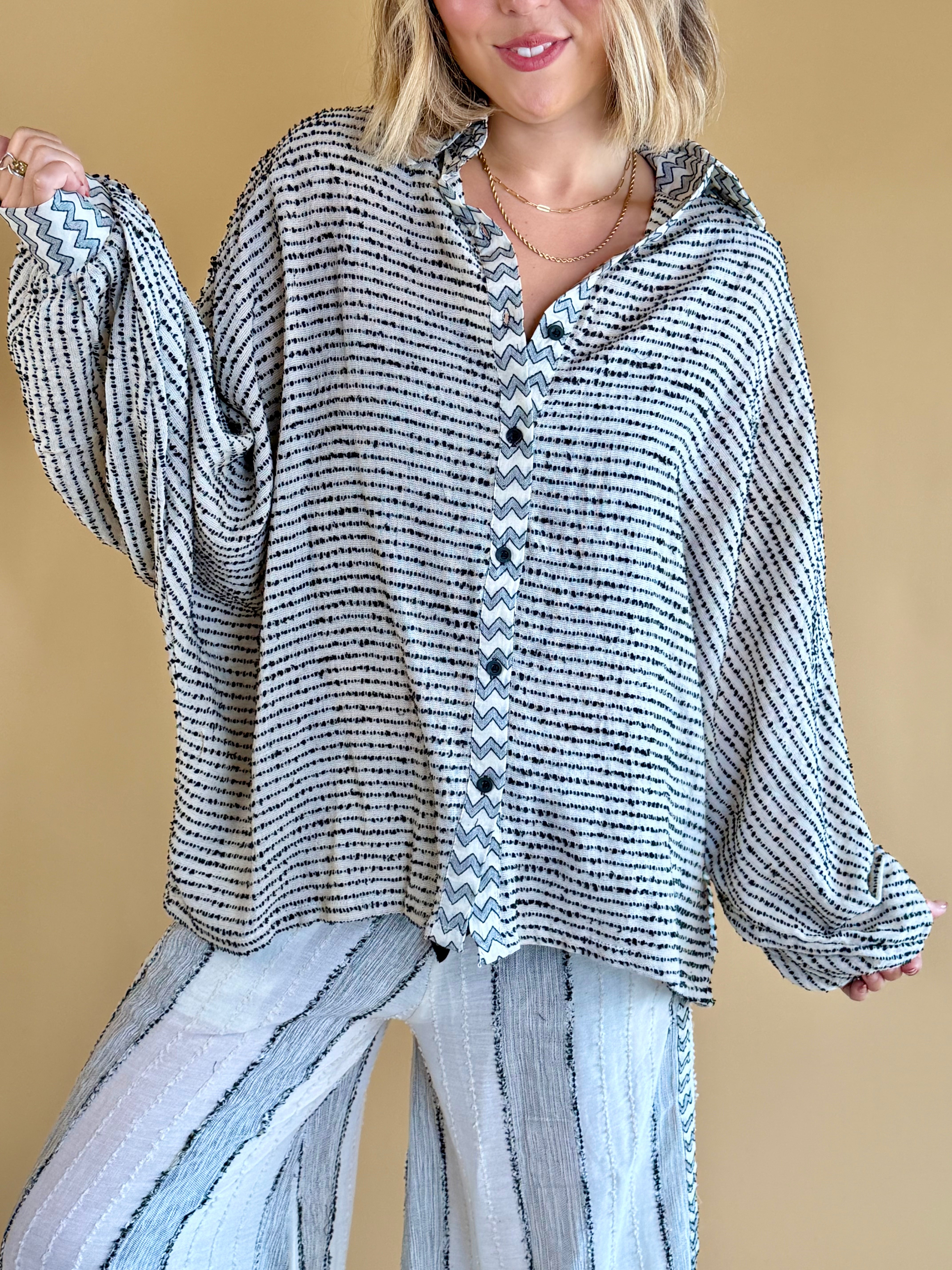 Black and white button up, striped button up, linen tops, black and white print, fall fashion, layering pieces