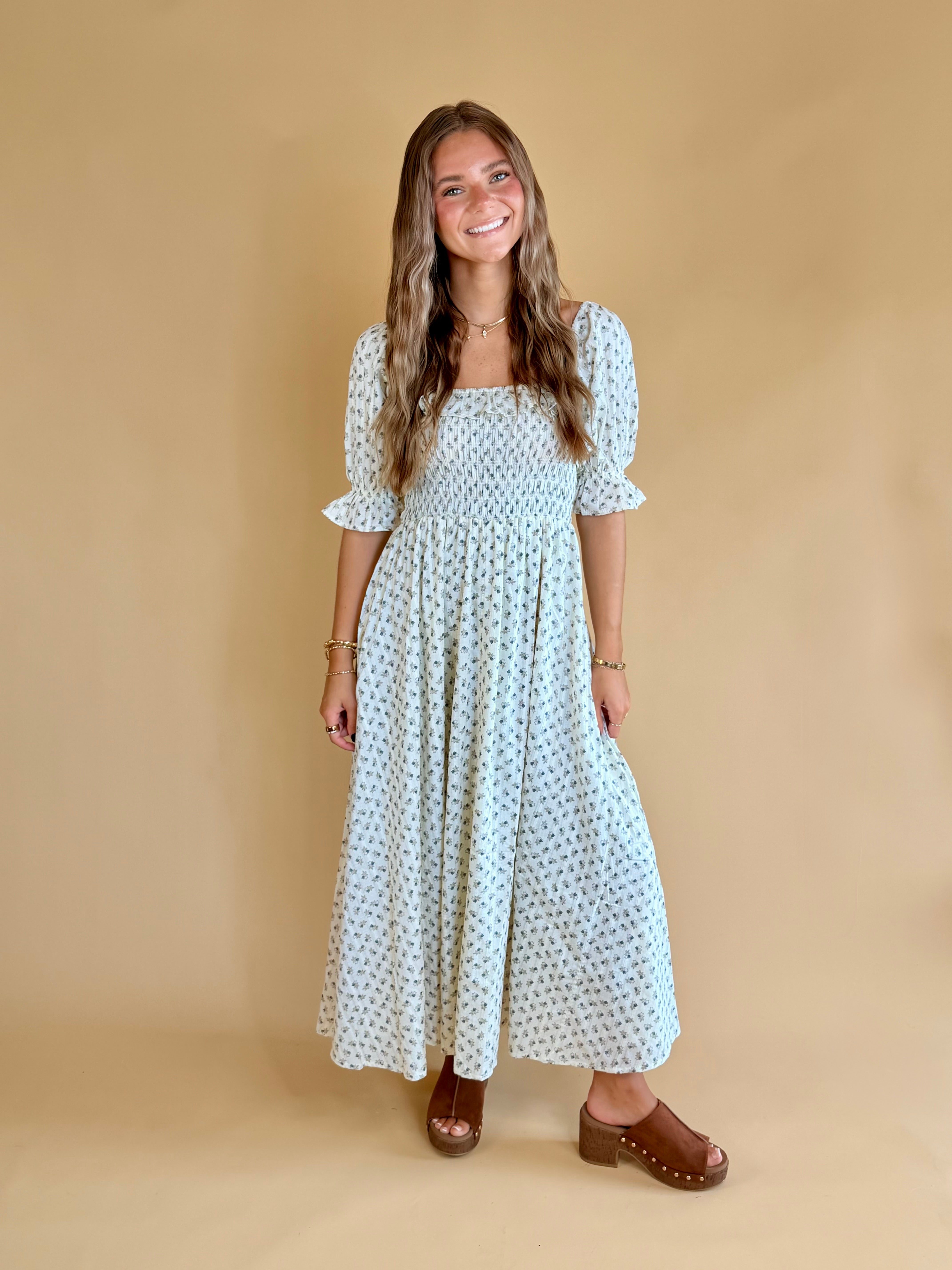 Mommy and Me, maxi dresses, white dresses, family picture attire, flowy dresses, fall style, transitional pieces