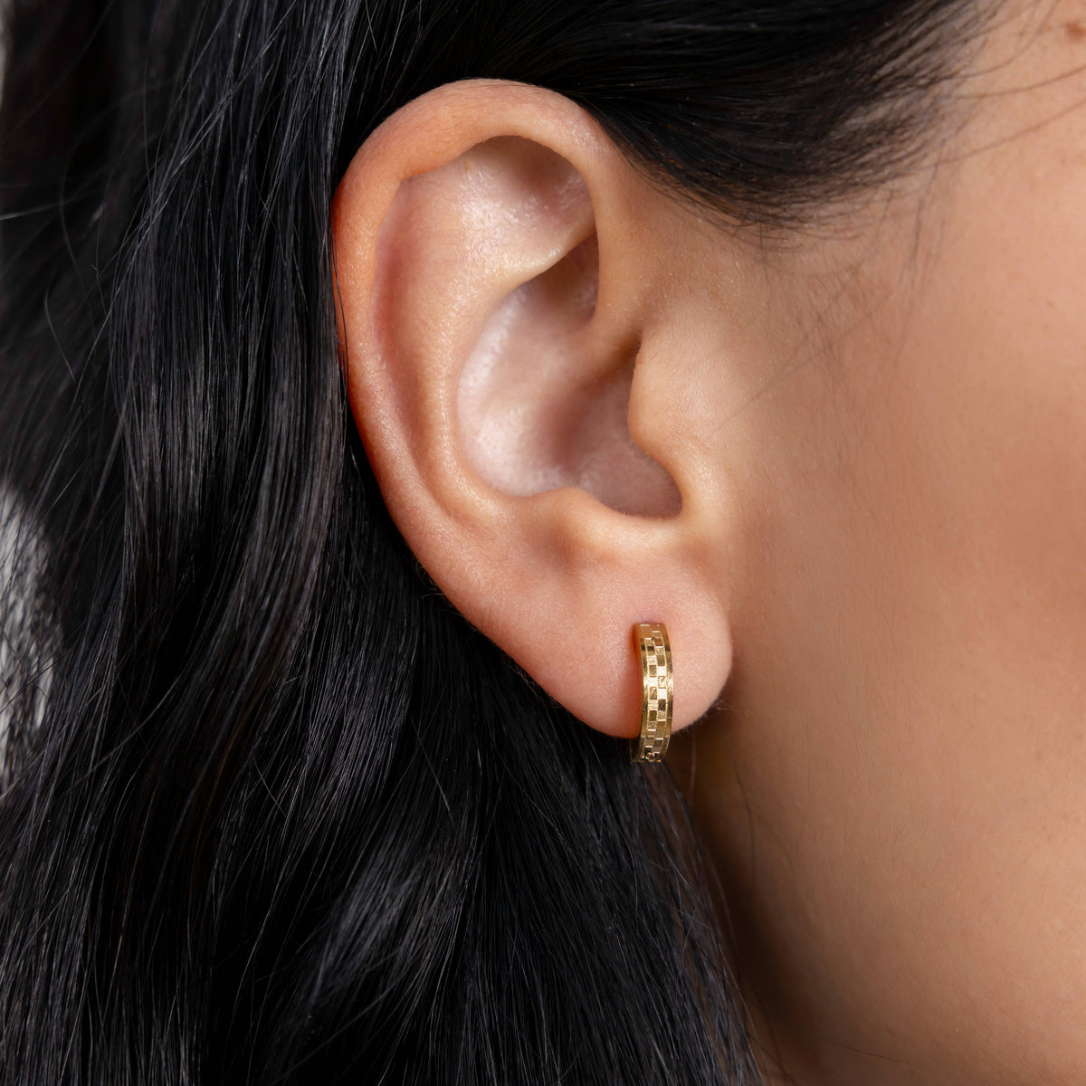 Women's waterproof 18K gold chess huggie hoop earrings