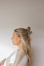 METAL FUNKY FLOWER CLAW (2 COLORS)