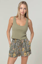 Lace Trim Elastic Floral Shorts: Olive