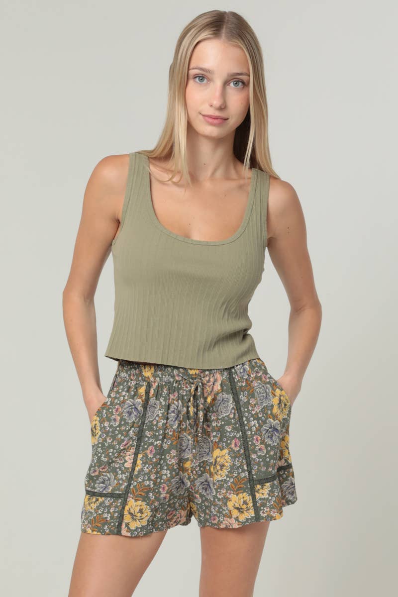 Lace Trim Elastic Floral Shorts: Olive