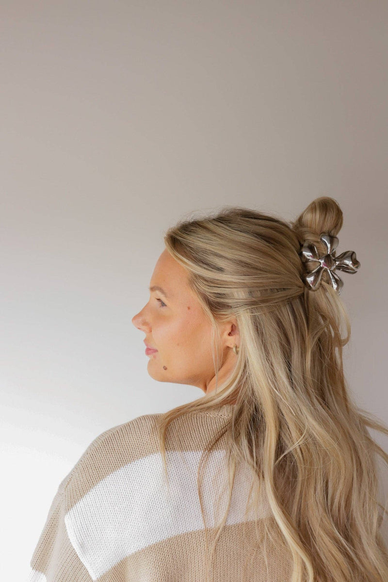 METAL FUNKY FLOWER CLAW (2 COLORS)