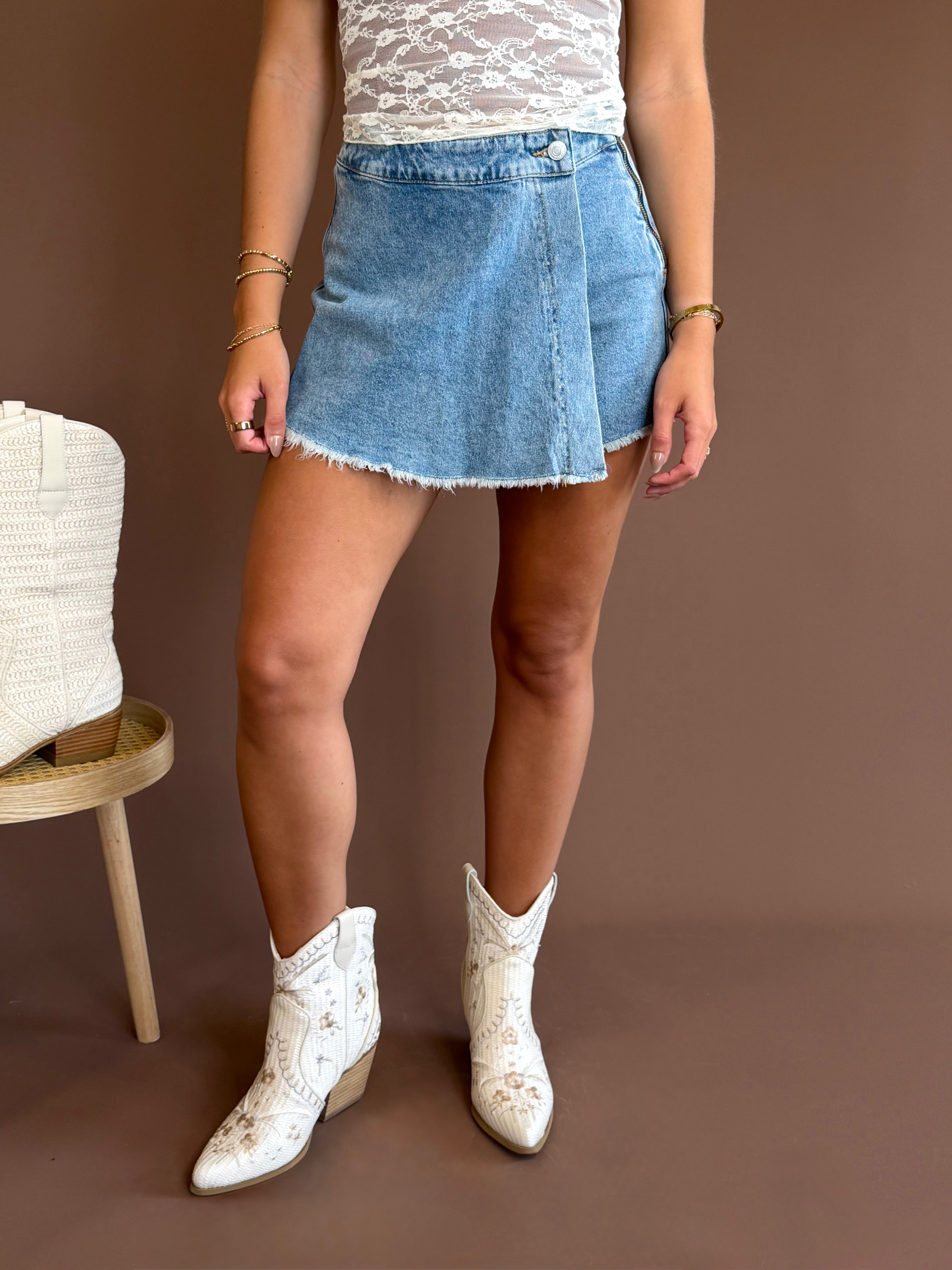 denim skort, denim, summer denim, cute summer clothes, summer bottoms, concert outfit inspo, concert clothes, better in denim
