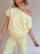 Butter yellow, summer tops, relax fit, oversized fit, boutique clothes,  summer style, trendy clothes