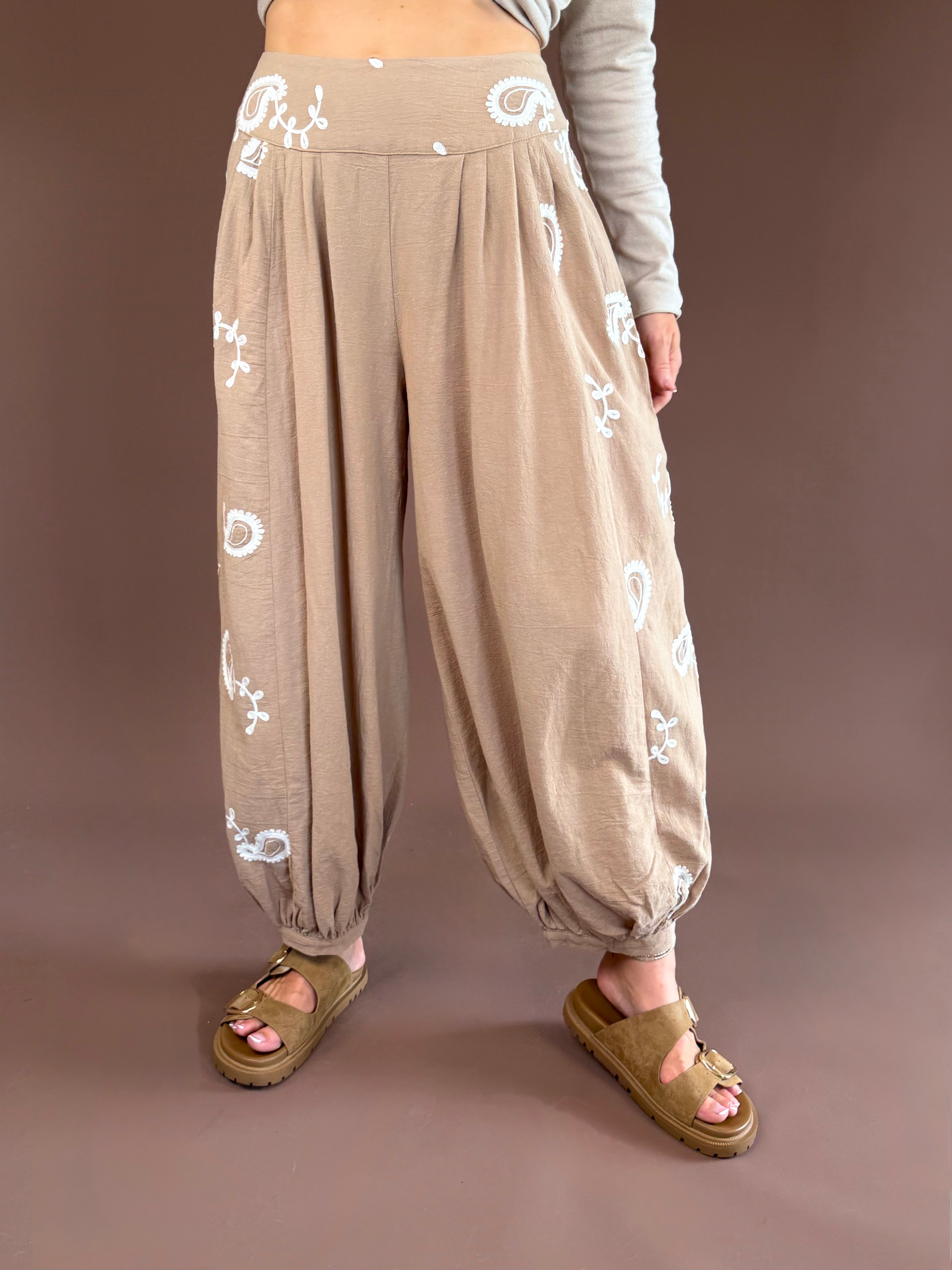 Paisley Desert Dream women’s cotton balloon-leg pants with a relaxed wide fit, elastic back waist, and gathered ankle cuffs.