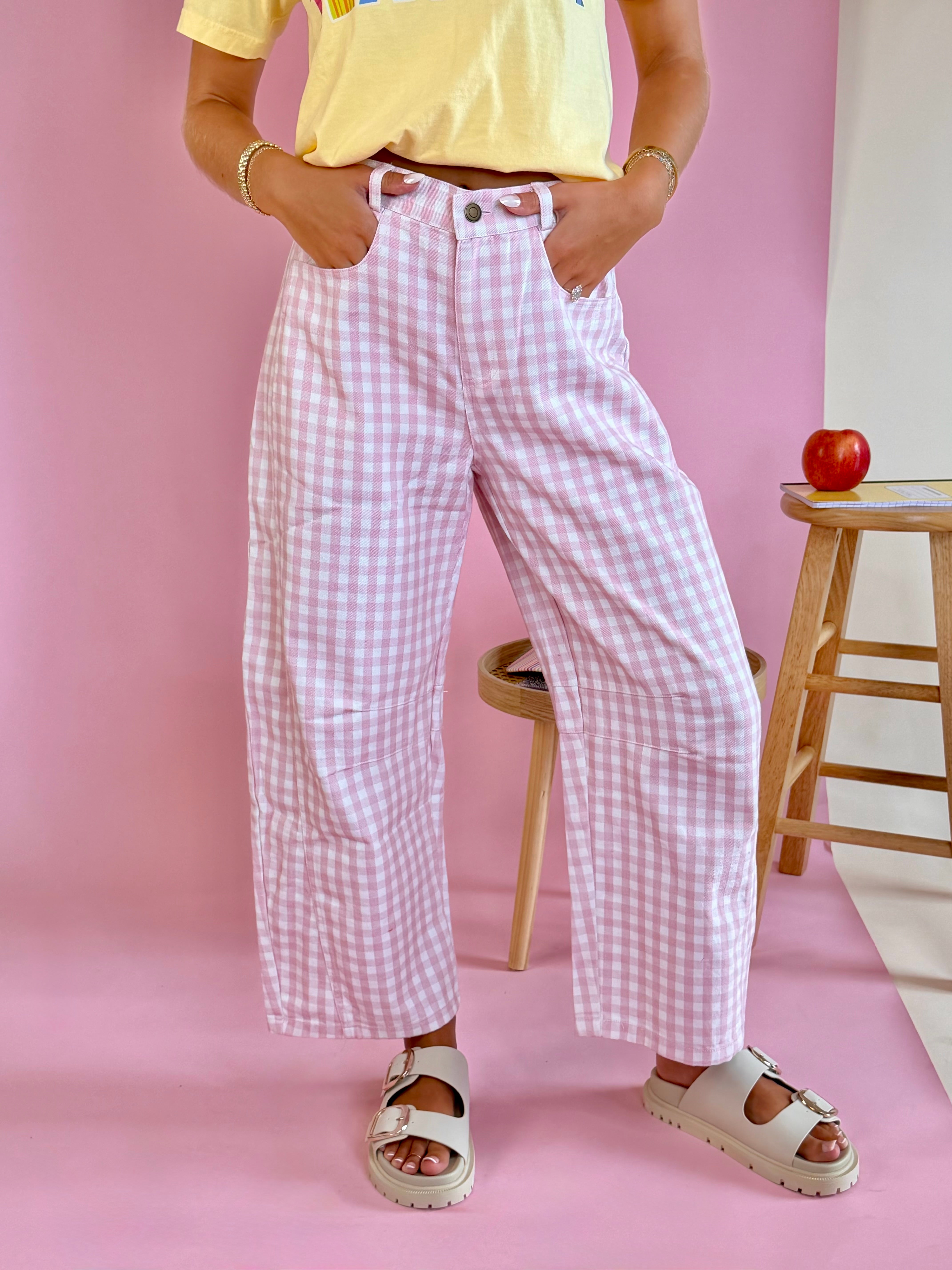 pink jeans, pink barrel jeans, pink ootd, pink pants, ootd, back to school, cute jeans, fun jeans, teacher ootd, teacher outfit ideas
